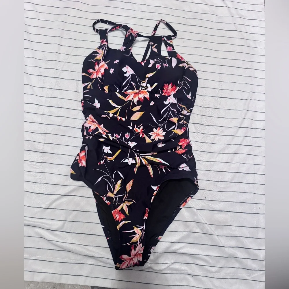 Cupshe Rich Flower Cutout Tie Back One
Piece Swimsuit - Picture 5 of 6